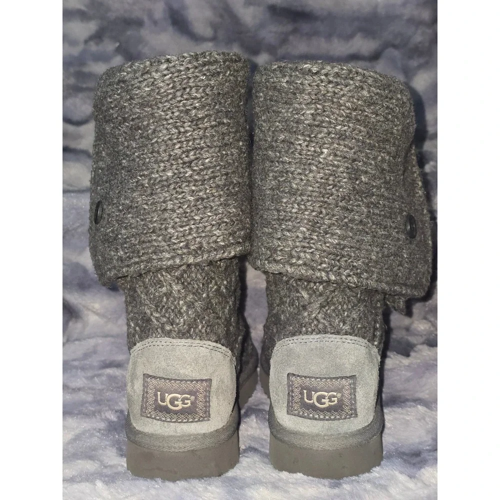 UGG Australia Women's Classic Cardy Lattice knit boots in gray Size 5‎